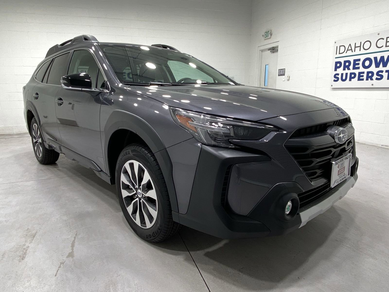 Certified 2025 Subaru Outback Limited AWD/4WD image 2