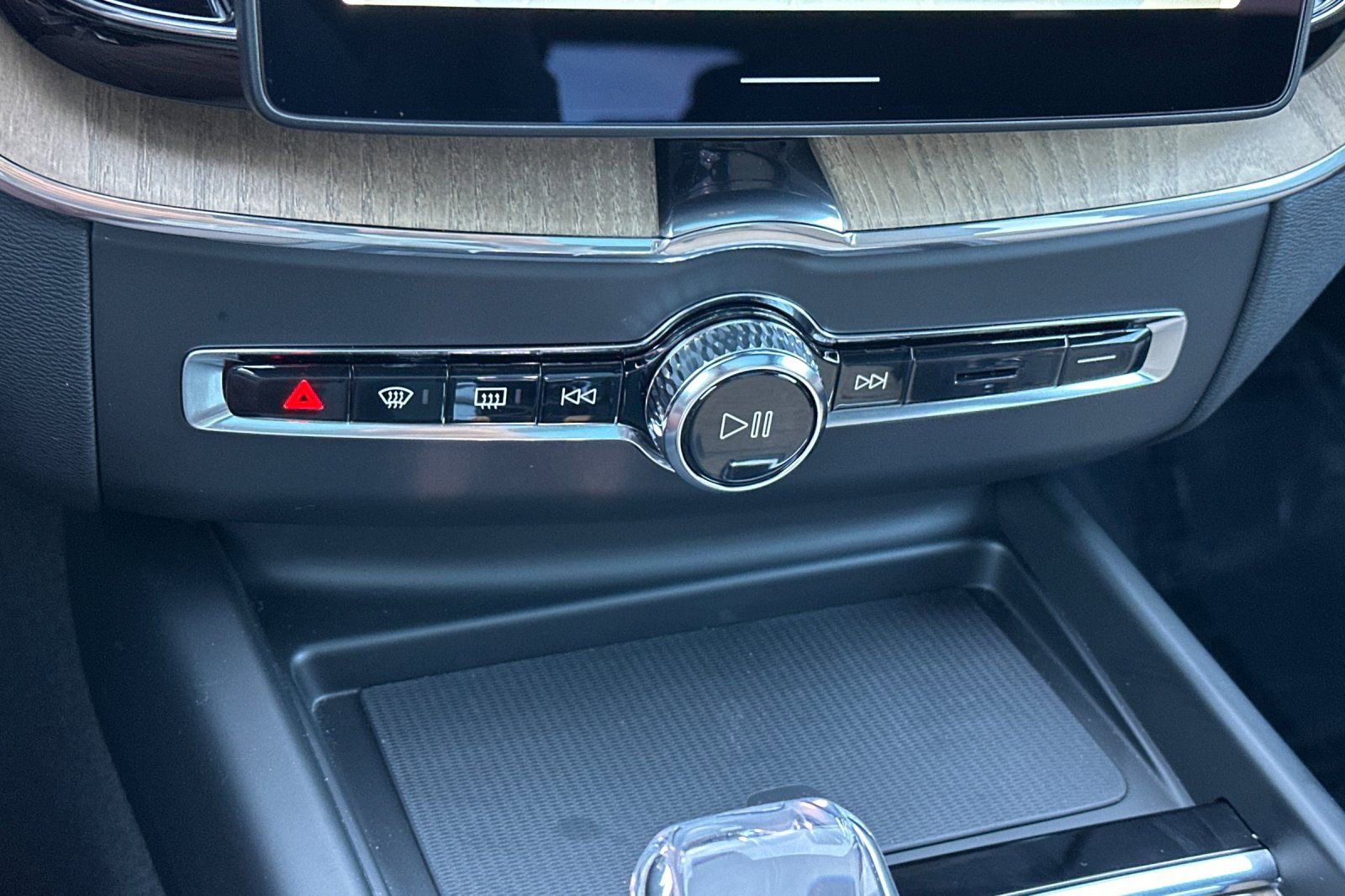 New 2026 Volvo XC60 B5 Plus w/ Protection Package Premier image 23