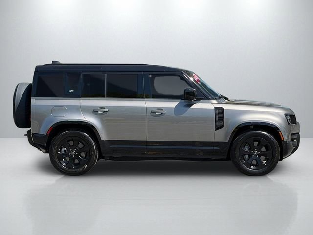 Used 2024 Land Rover Defender 110 X-Dynamic SE image 8