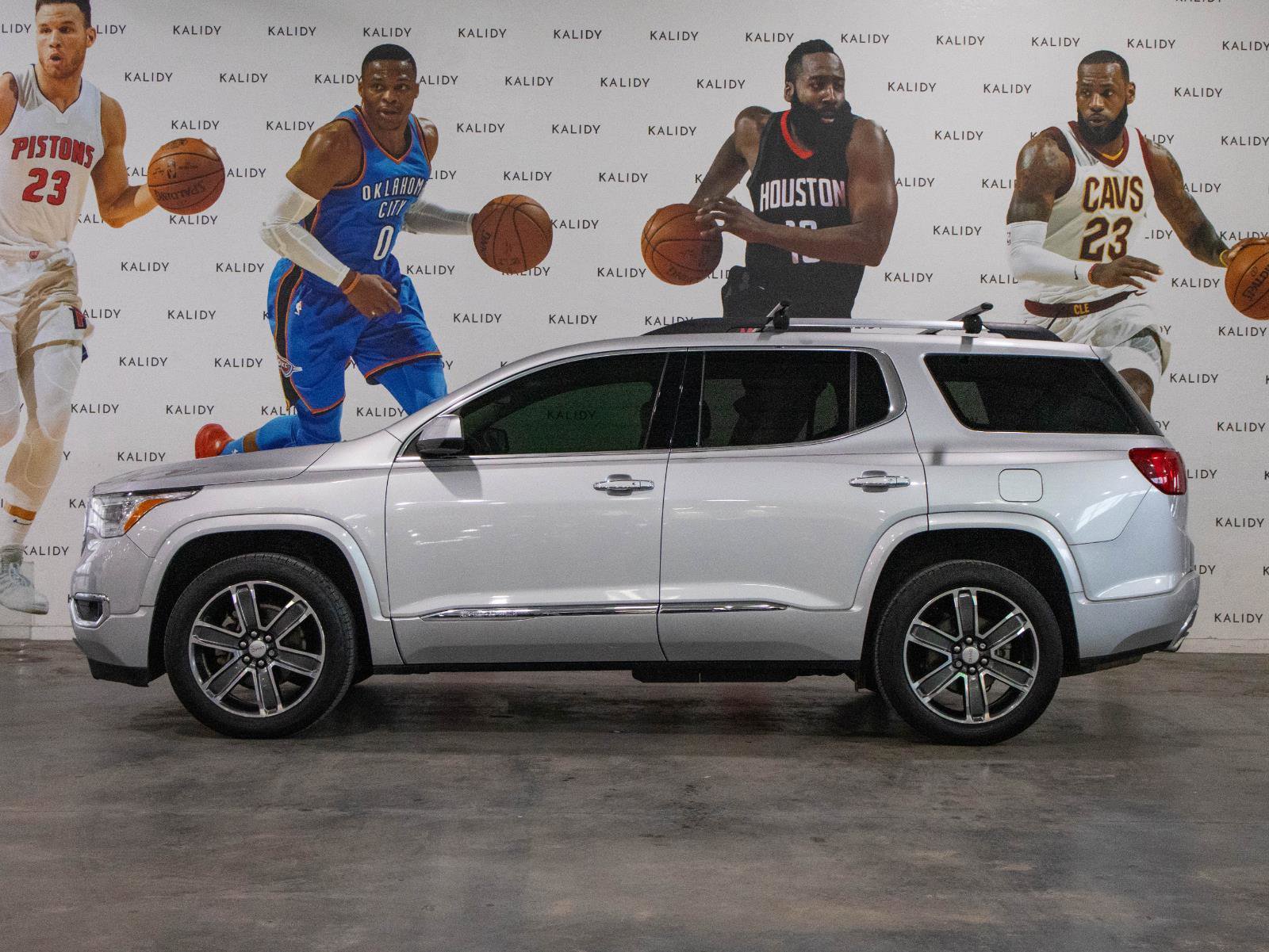 Used 2018 GMC Acadia Denali w/ LPO, Cargo Package FWD image 17