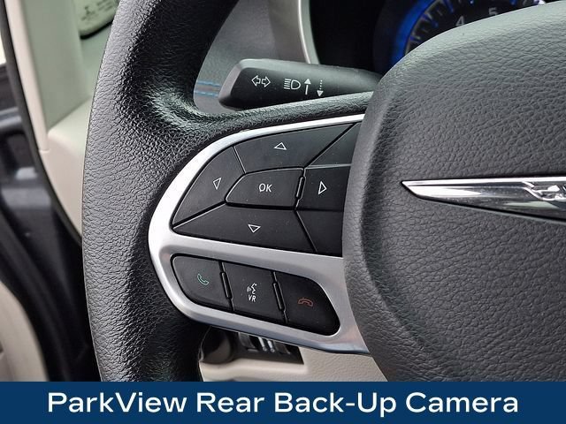 Used 2021 Chrysler Pacifica Touring AWD/4WD image 9