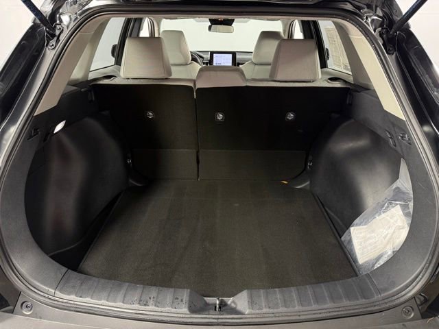 Used 2024 Toyota Corolla Cross L image 25