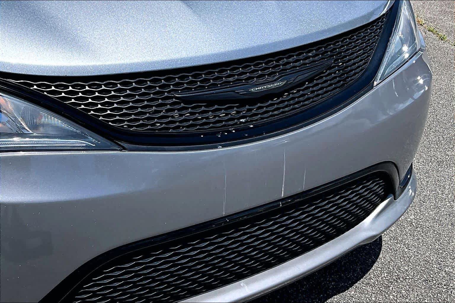 Used 2019 Chrysler Pacifica Touring Plus w/ S Appearance Package FWD image 29