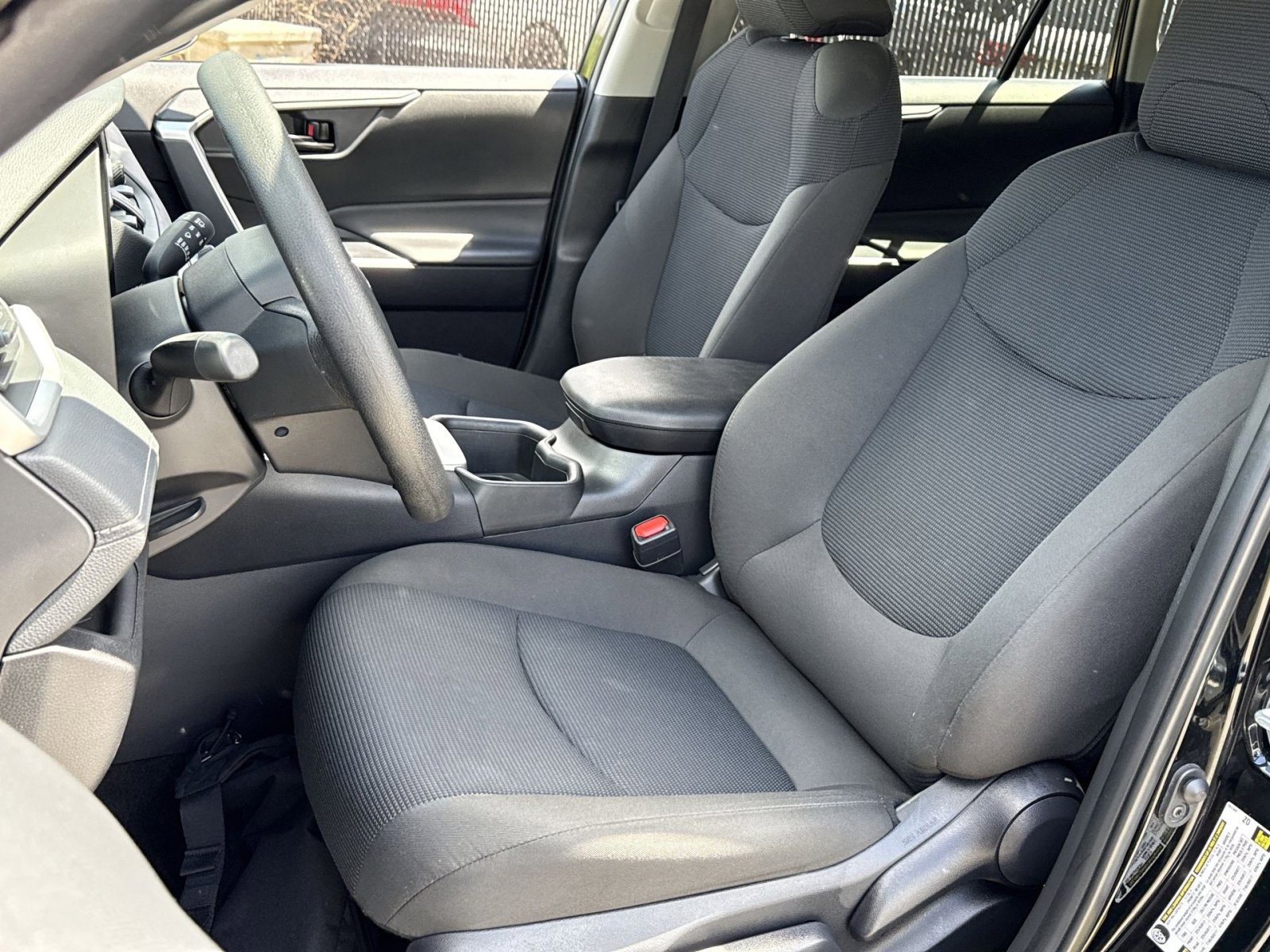 Used 2025 Toyota RAV4 LE AWD/4WD image 14