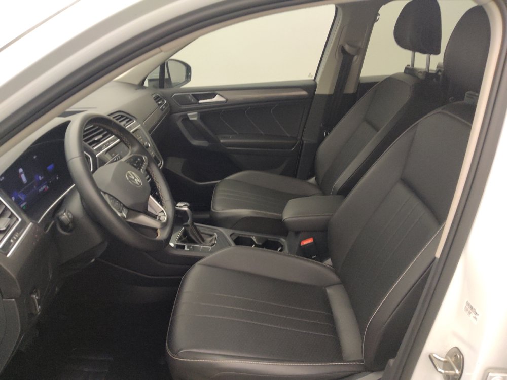 Used 2022 Volkswagen Tiguan SE FWD image 17