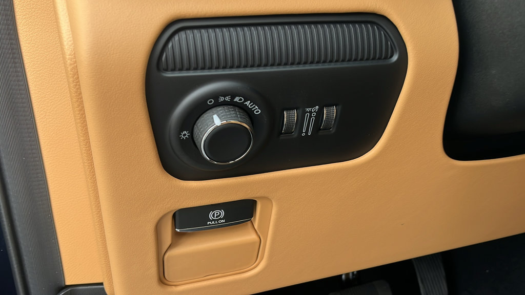 New 2026 Jeep Grand Wagoneer Summit AWD/4WD image 11