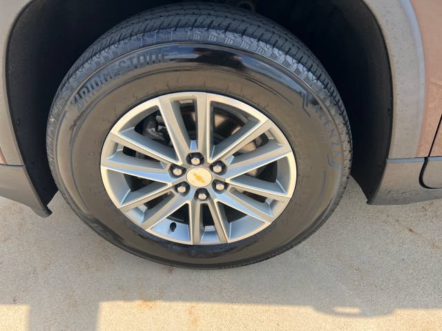 Used 2023 Chevrolet Traverse LT AWD/4WD image 11