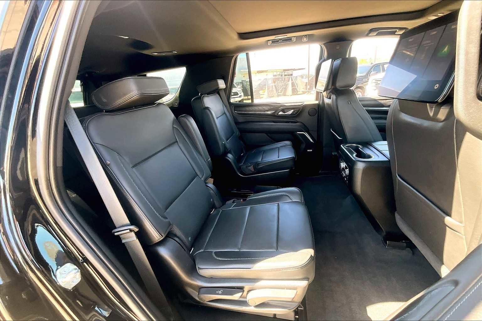 Used 2021 GMC Yukon Denali w/ Denali Premium Package image 20