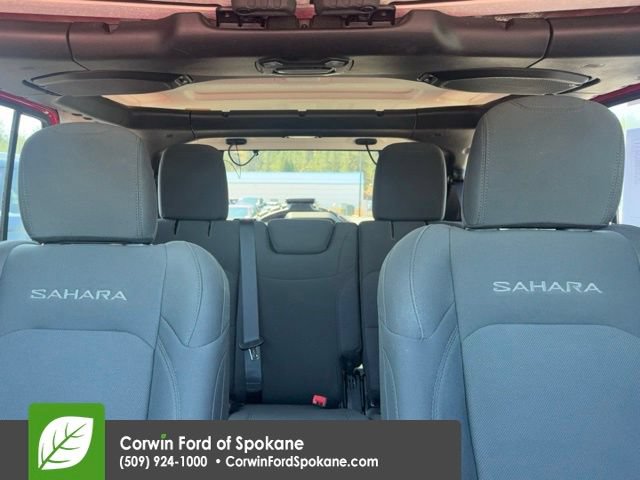 Used 2018 Jeep Wrangler Unlimited Sahara w/ Safety Group AWD/4WD image 37