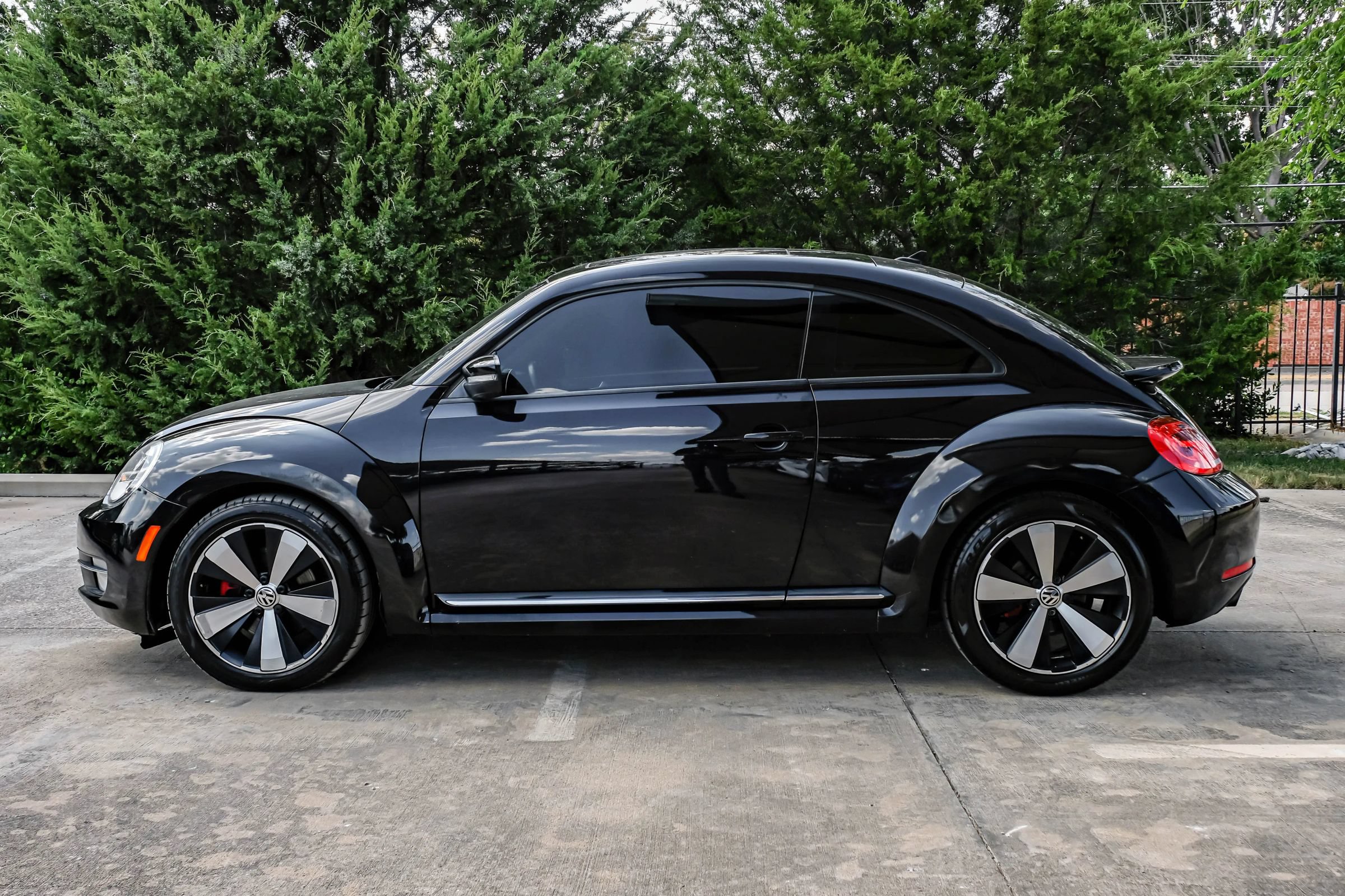 Used 2012 Volkswagen Beetle 2.0T FWD image 12