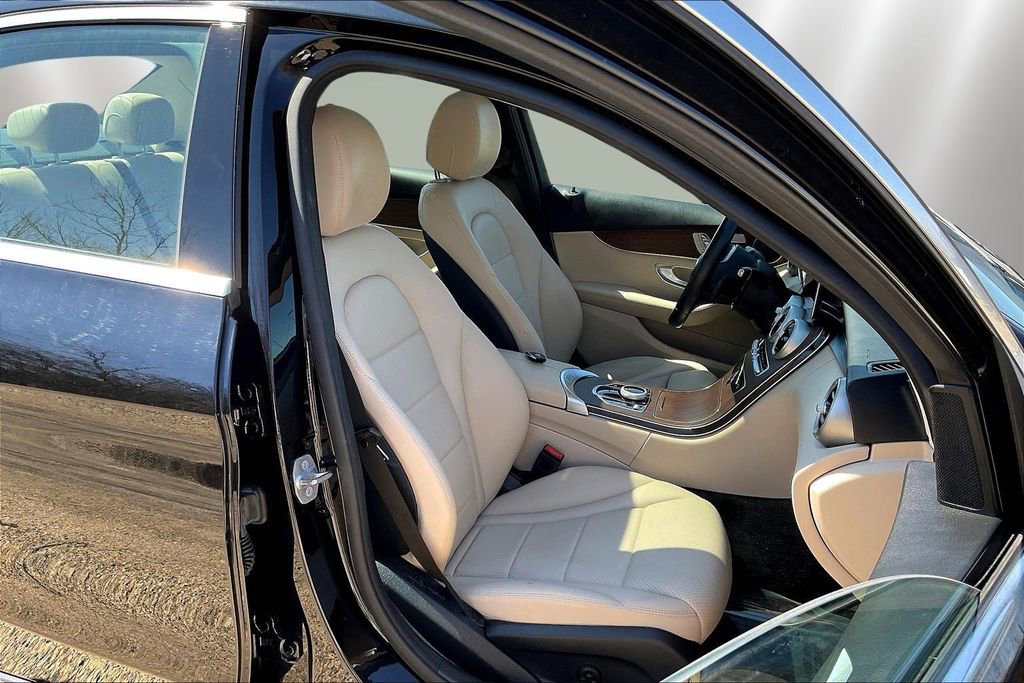 Used 2021 Mercedes-Benz C 300 4MATIC Sedan image 29