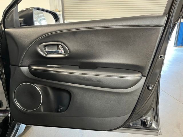 Used 2018 Honda HR-V EX-L image 12