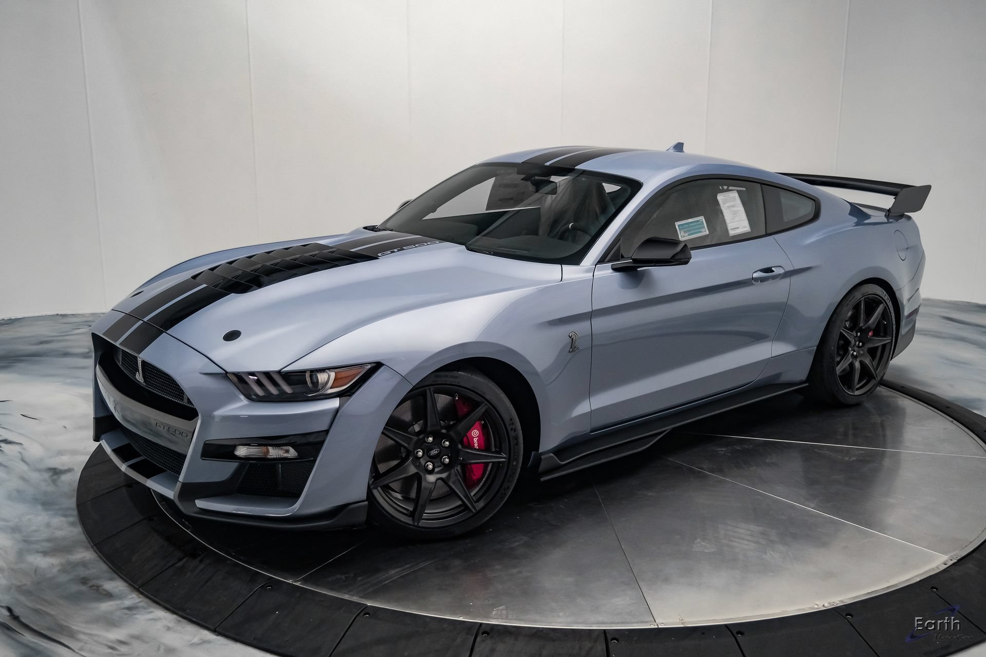 Used 2022 Ford Mustang Shelby GT500 w/ Carbon Fiber Track Pack RWD image 4