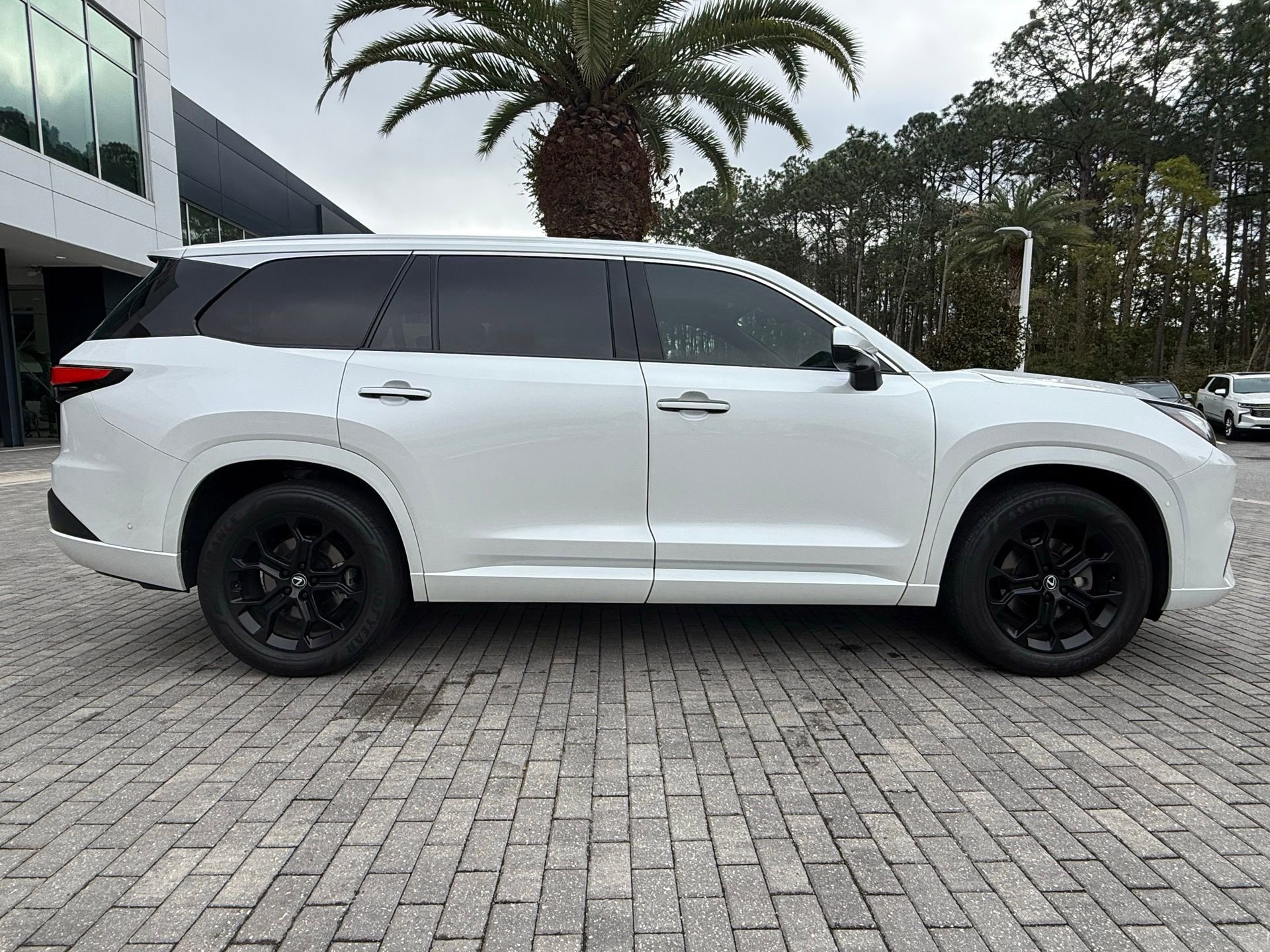 Used 2024 Lexus TX 350 350 Premium w/ Captains Chair Package image 5