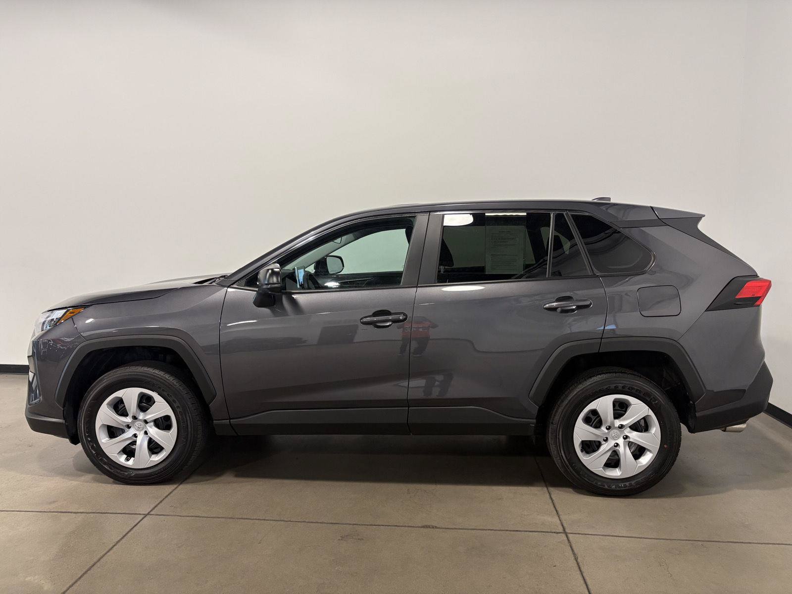 Used 2023 Toyota RAV4 LE AWD/4WD image 6