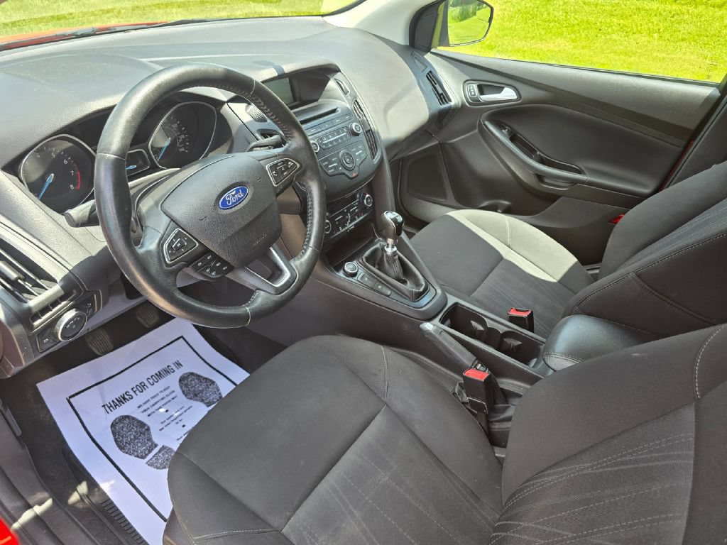Used 2016 Ford Focus SE w/ SE Cold Weather Package FWD image 12