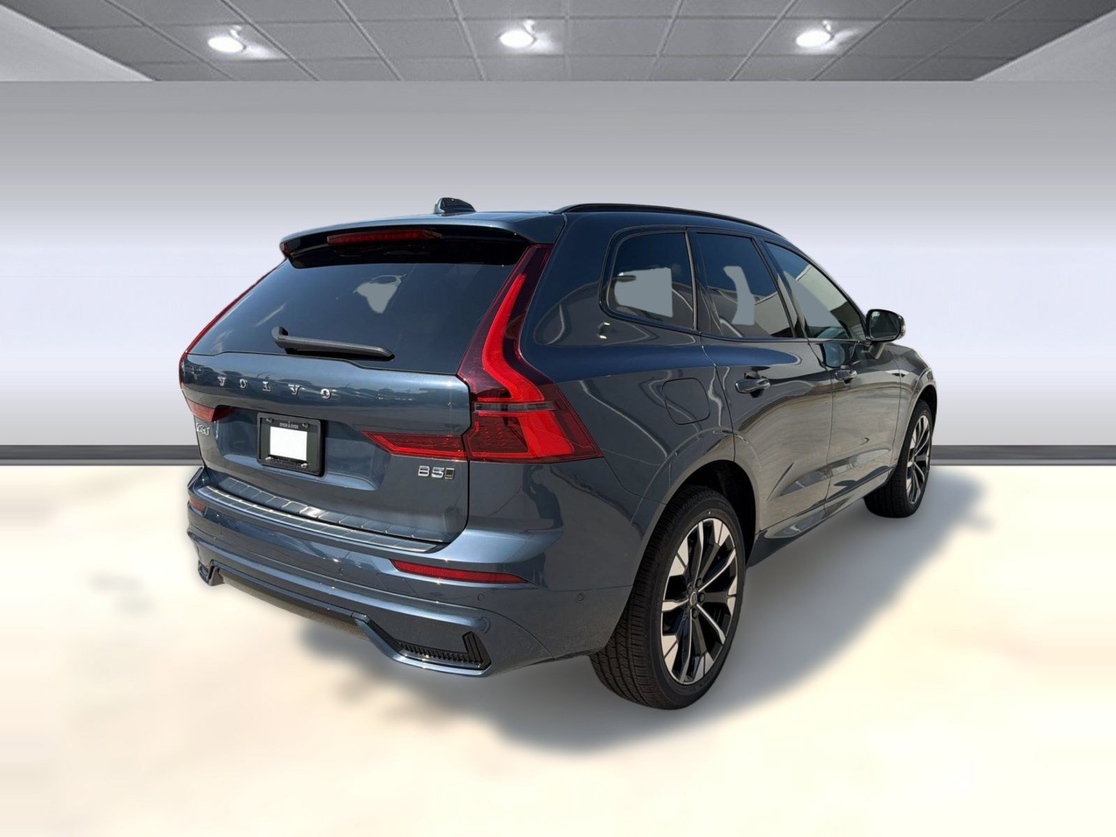 New 2026 Volvo XC60 B5 Plus w/ Protection Package Premier AWD/4WD image 9