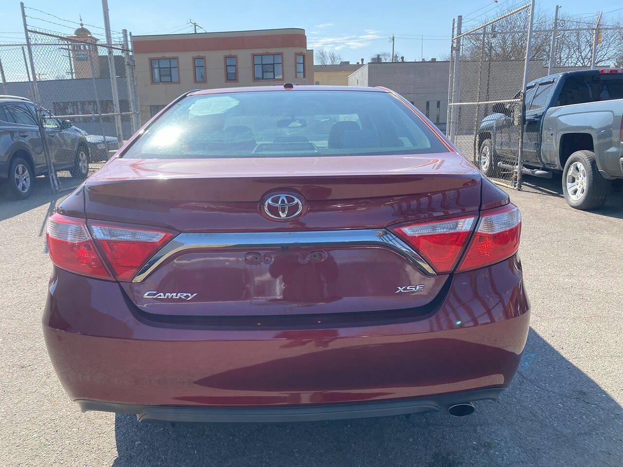 Used 2015 Toyota Camry XSE image 7