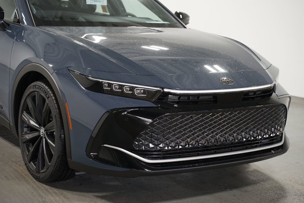 New 2026 Toyota Crown Nightshade image 4