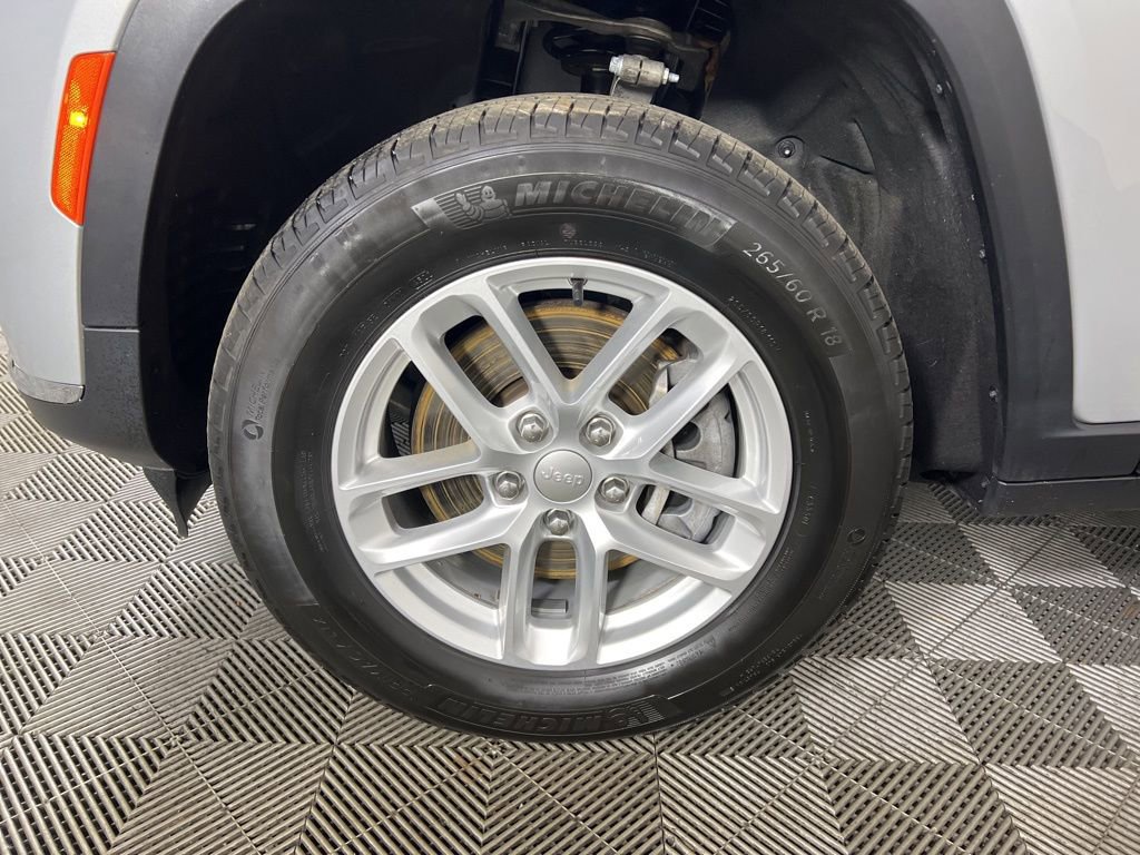 Used 2023 Jeep Grand Cherokee L Laredo w/ Trailer Tow Group (B) image 17