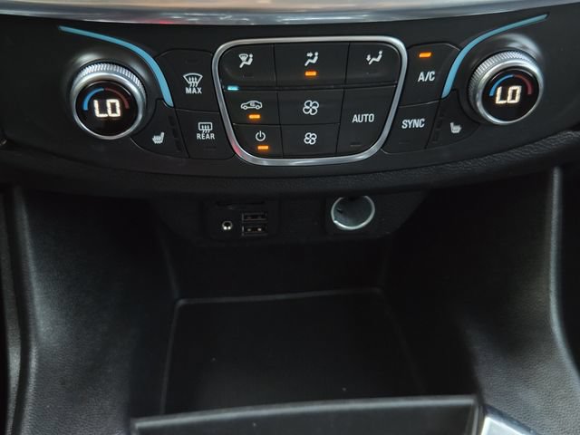 Used 2020 Chevrolet Traverse RS FWD image 17