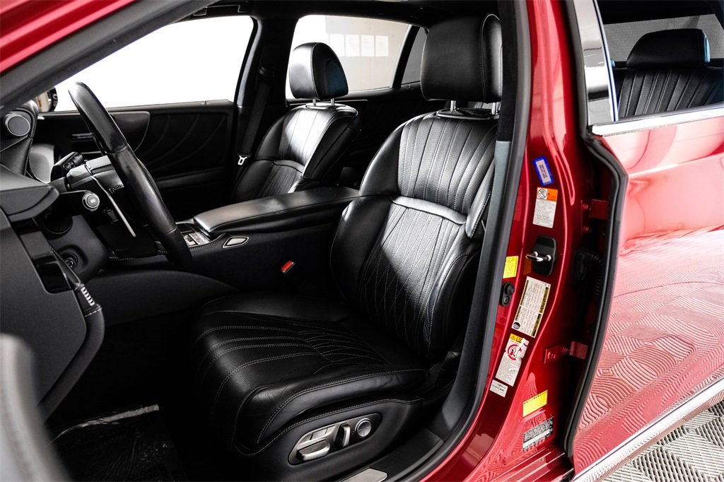 Used 2018 Lexus LS 500 image 32