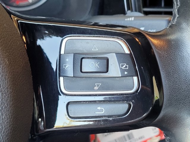 Used 2018 Volkswagen Beetle 2.0T S FWD image 30