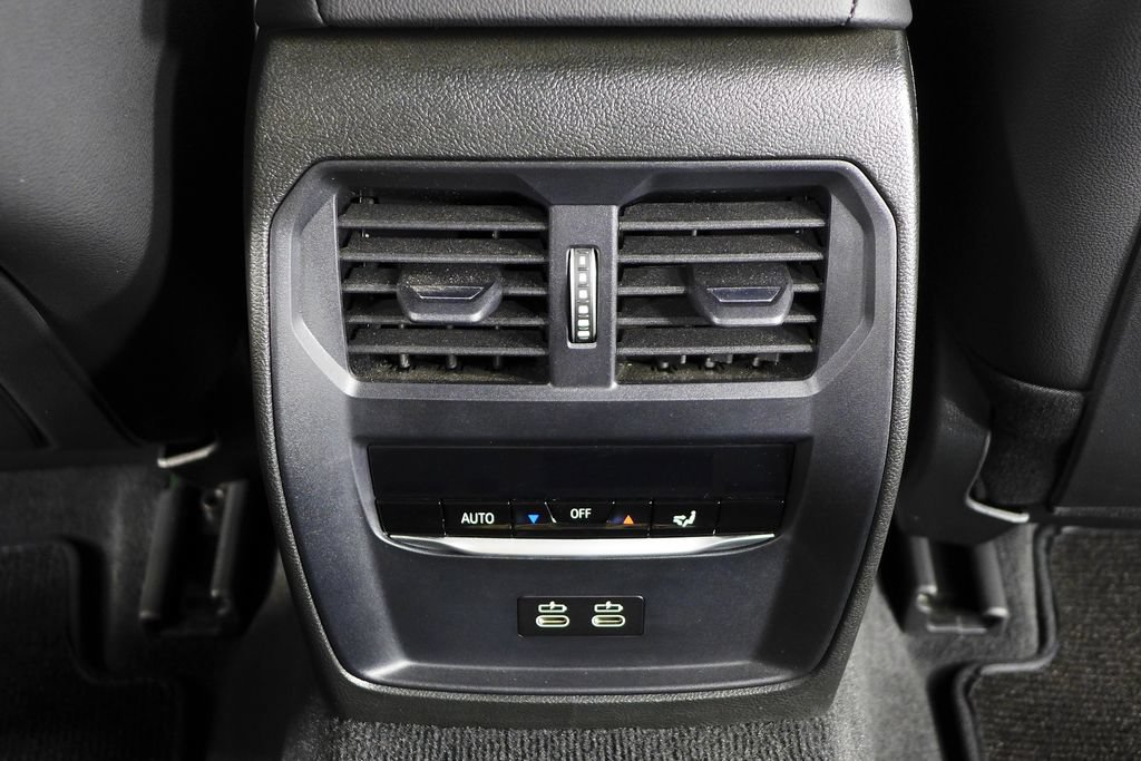 Used 2023 BMW 330i Sedan w/ Premium Package RWD image 24