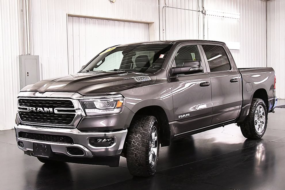 Used 2023 RAM 1500 Big Horn AWD/4WD image 3