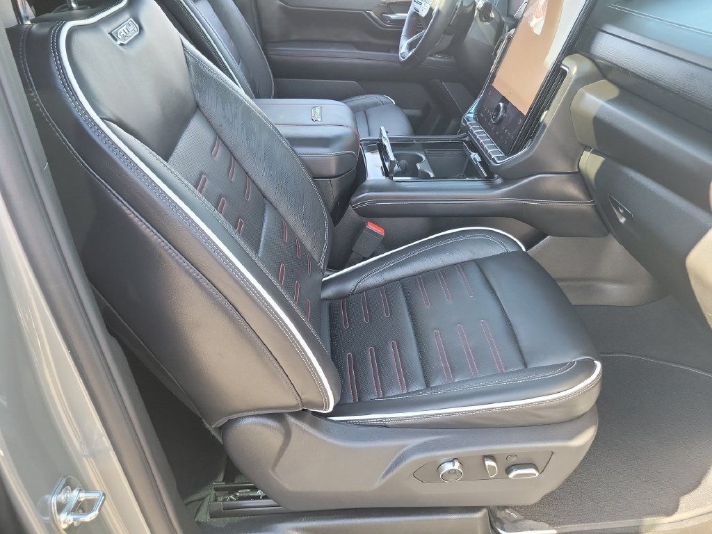 Certified 2025 GMC Yukon XL AT4 Ultimate AWD/4WD image 28