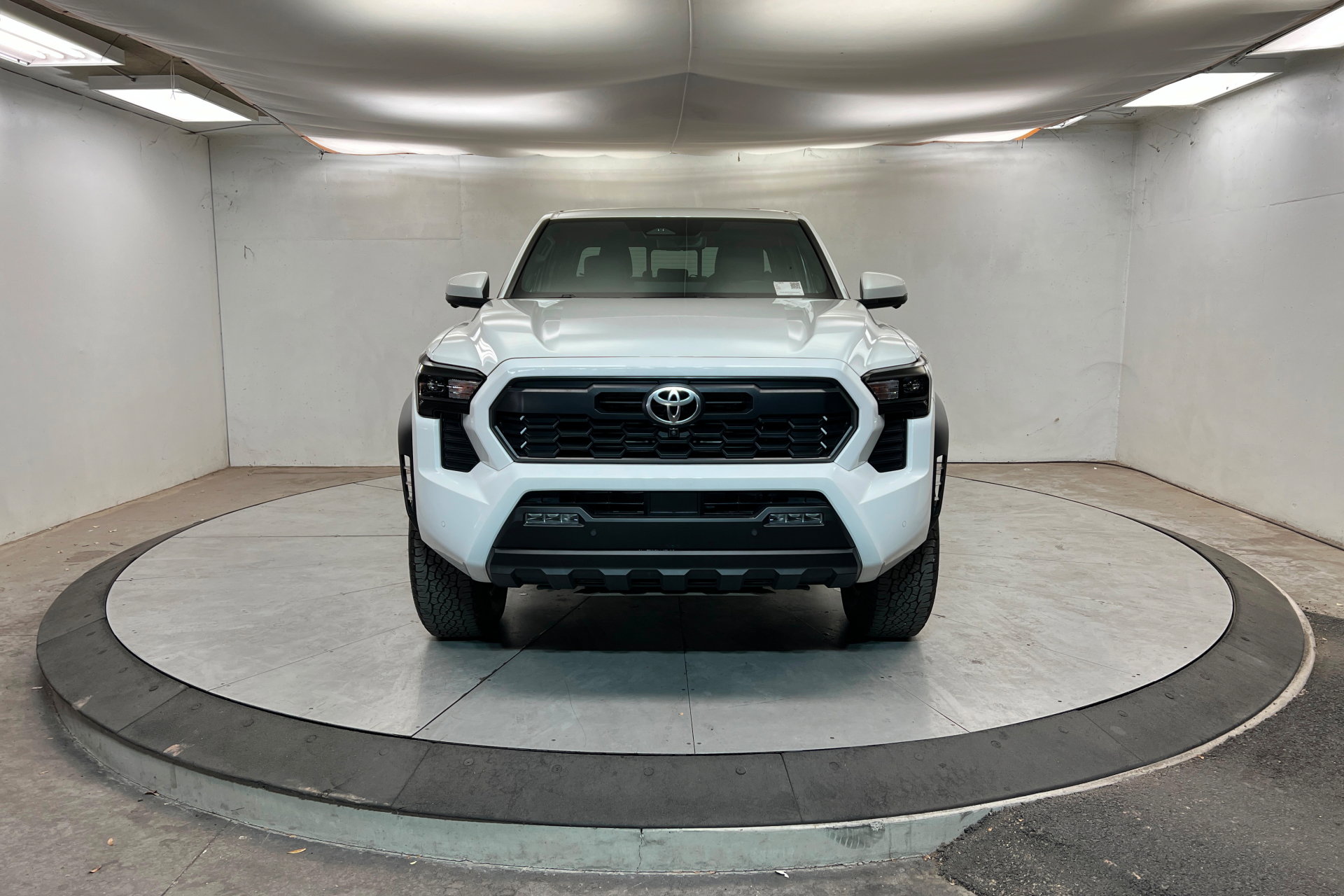 Used 2025 Toyota Tacoma TRD Off-Road w/ TRD Off Road Premium Package AWD/4WD image 8