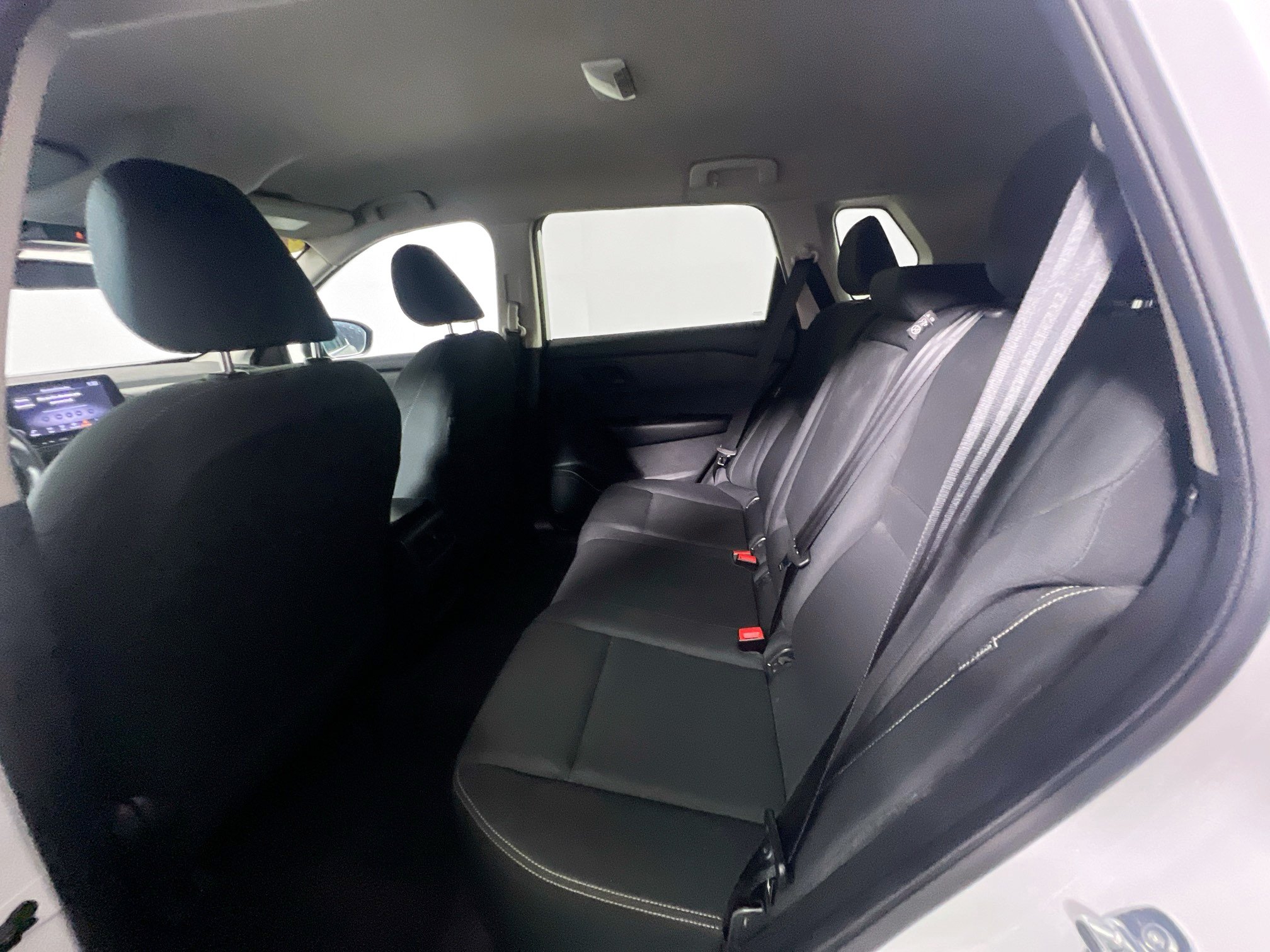 Used 2024 Nissan Rogue S FWD image 28