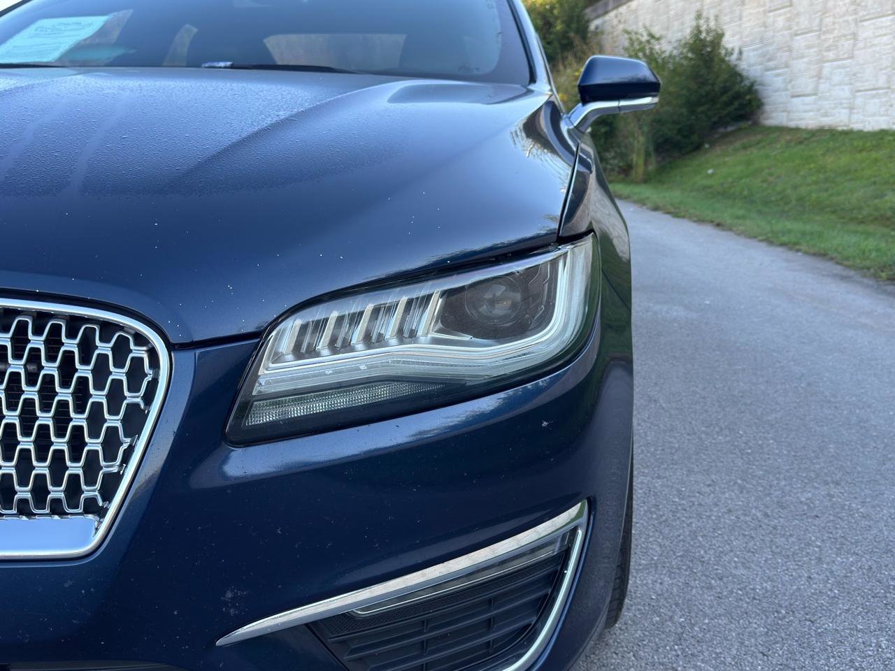 Used 2017 Lincoln MKZ Reserve w/ Climate Package FWD image 9