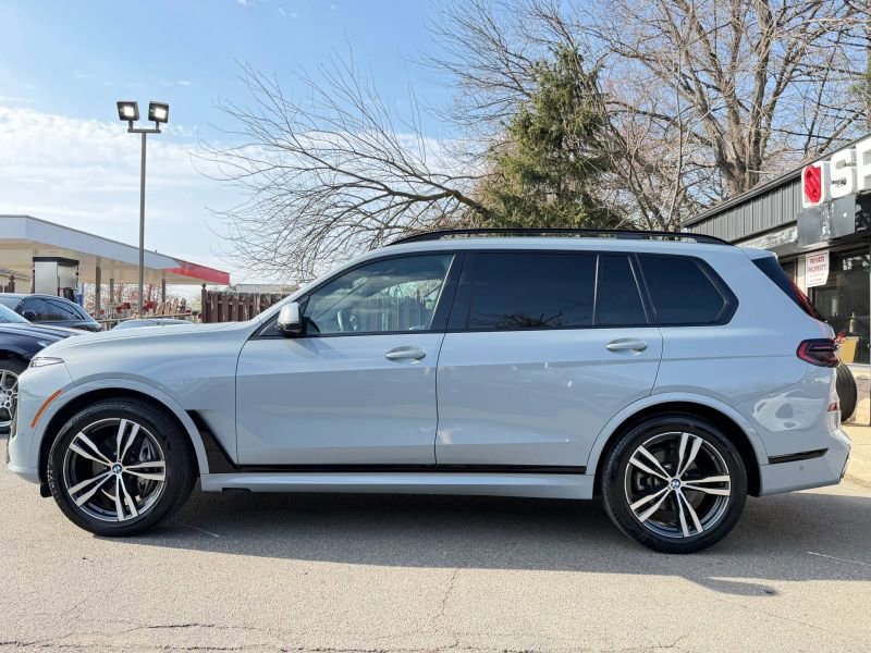 Used 2023 BMW X7 xDrive40i w/ M Sport Package AWD/4WD image 9