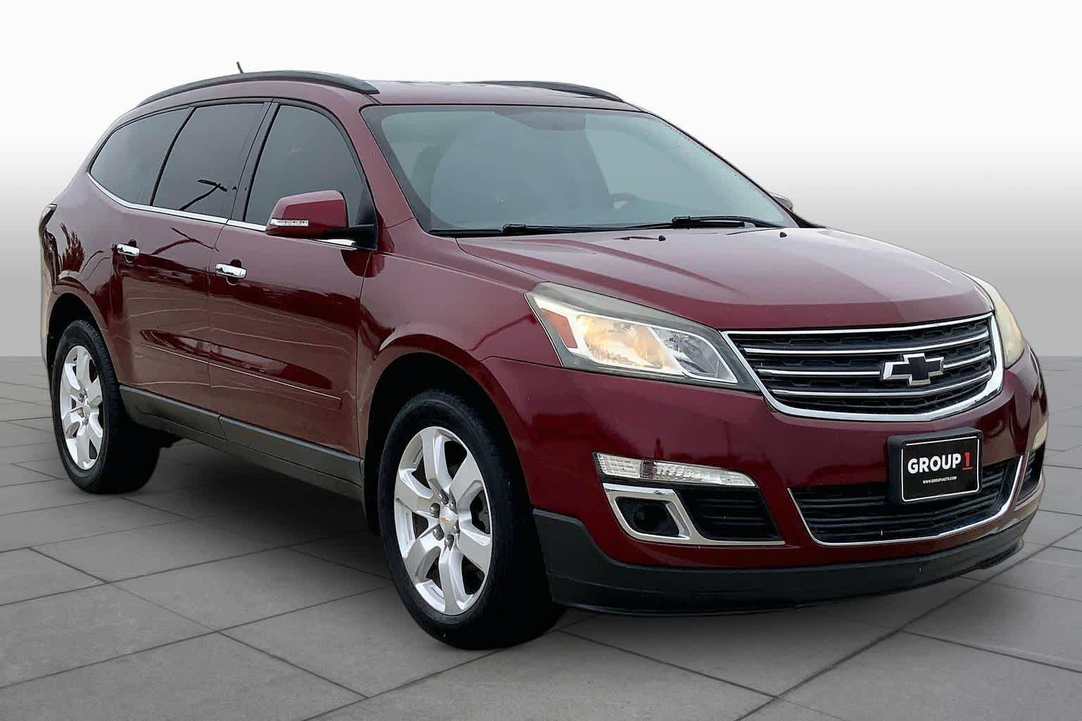 Used 2016 Chevrolet Traverse LT w/ Traveler's Package FWD image 3