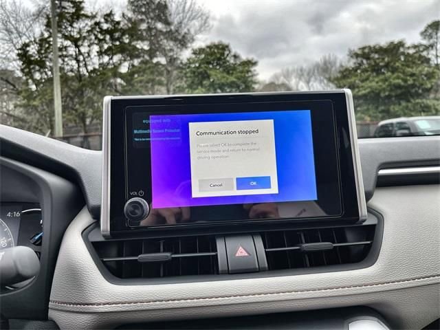 Used 2025 Toyota RAV4 XLE AWD/4WD image 25