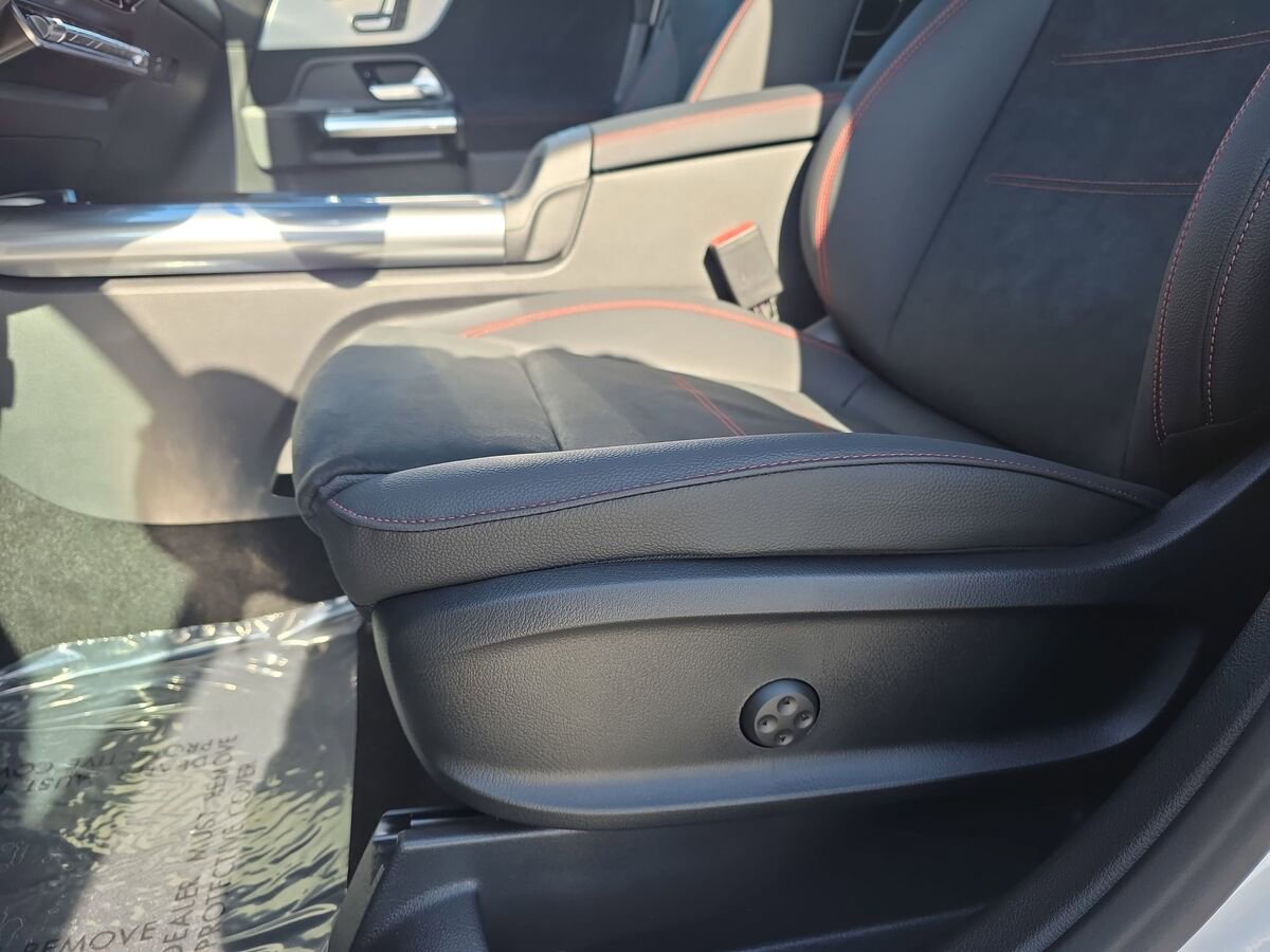 New 2026 Mercedes-Benz GLA 35 AMG 4MATIC image 27