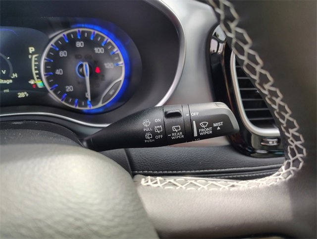 New 2026 Chrysler Pacifica Limited w/ Uconnect Theater Family Group image 20