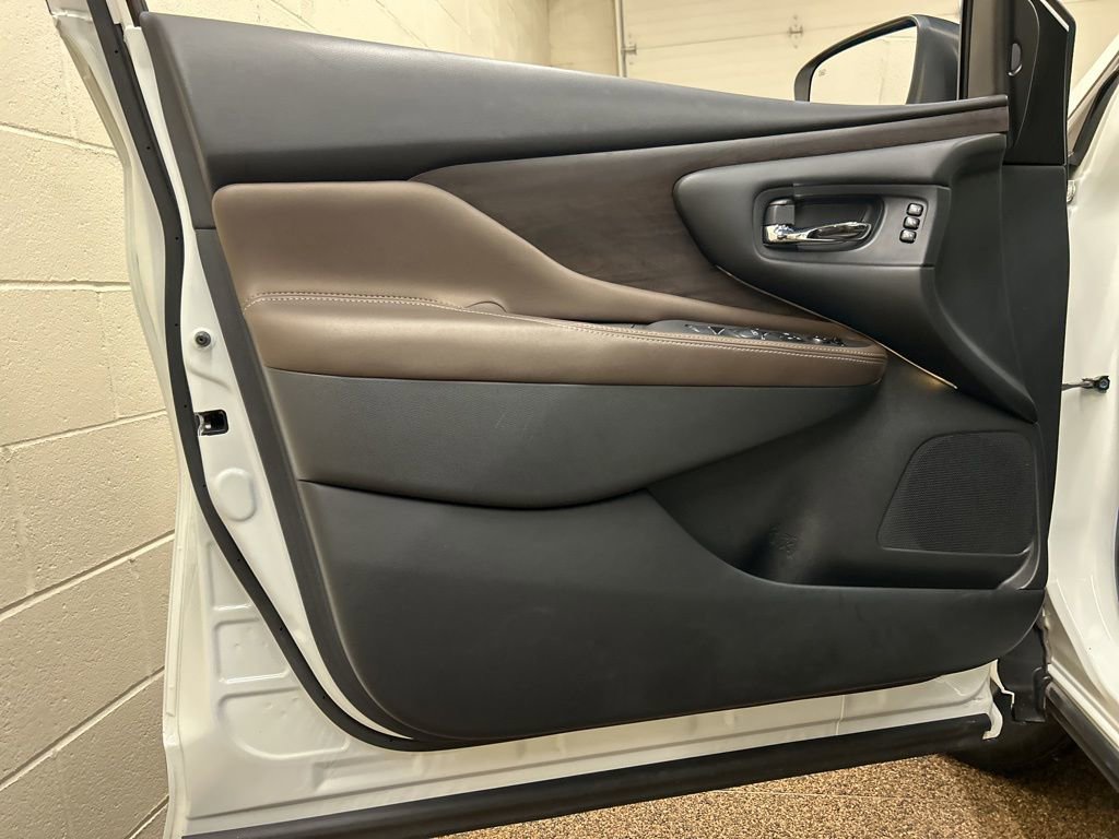 Used 2021 Nissan Murano Platinum w/ Cargo Package image 13