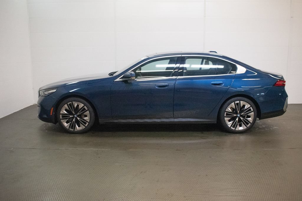 Used 2026 BMW 540i xDrive AWD/4WD image 7