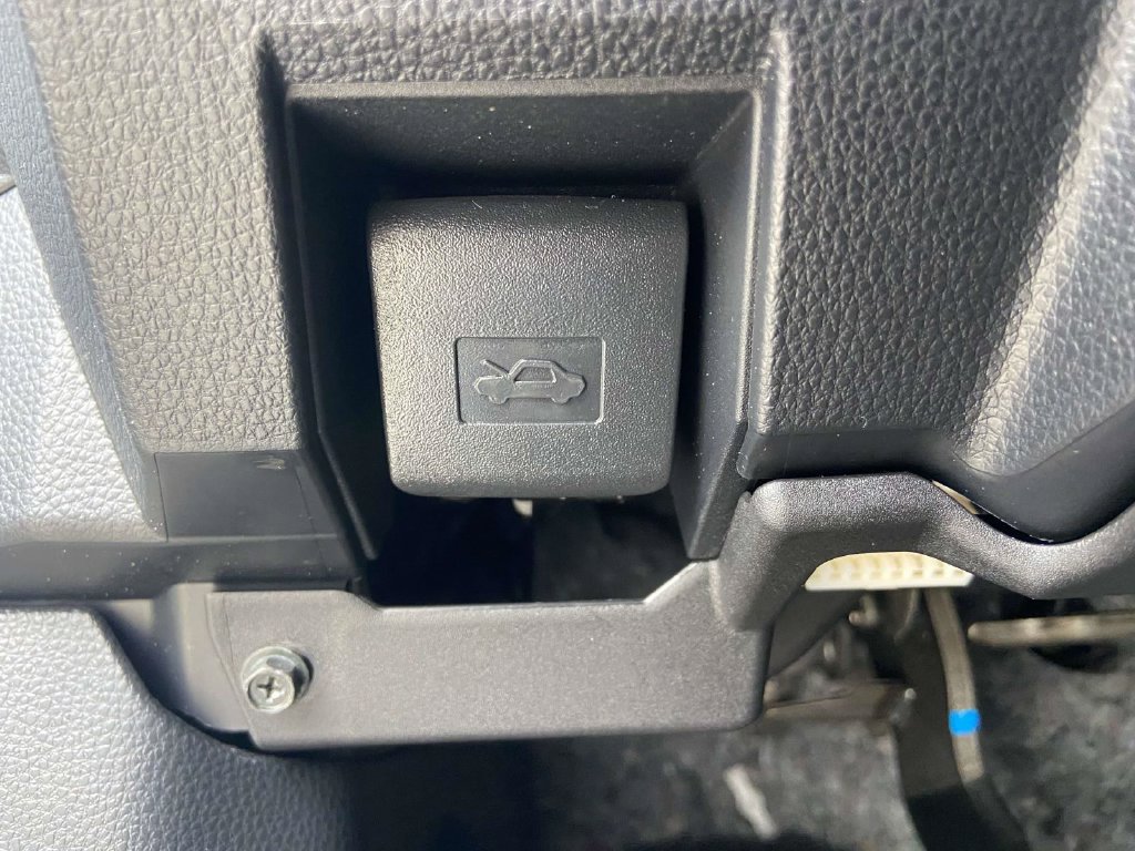 Used 2025 Toyota 4Runner SR5 RWD image 28