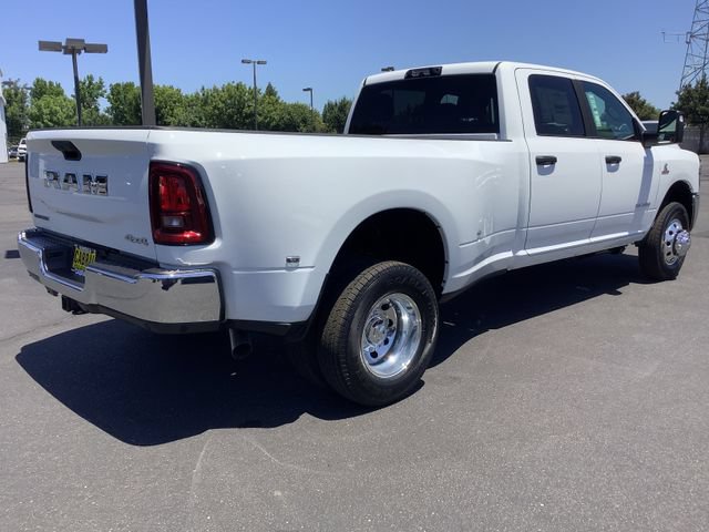 New 2026 RAM 3500 Big Horn AWD/4WD image 35