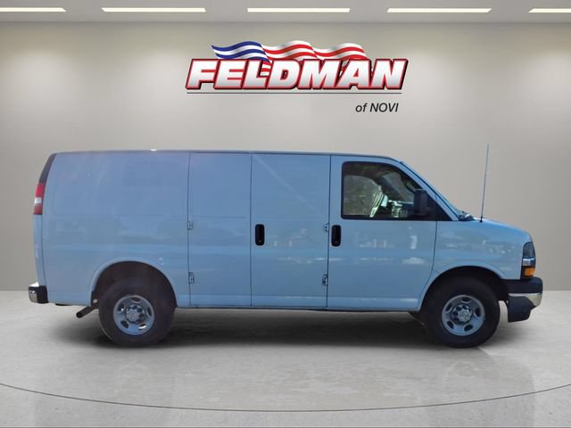 Used 2024 Chevrolet Express 2500 w/ Driver Convenience Package RWD image 8