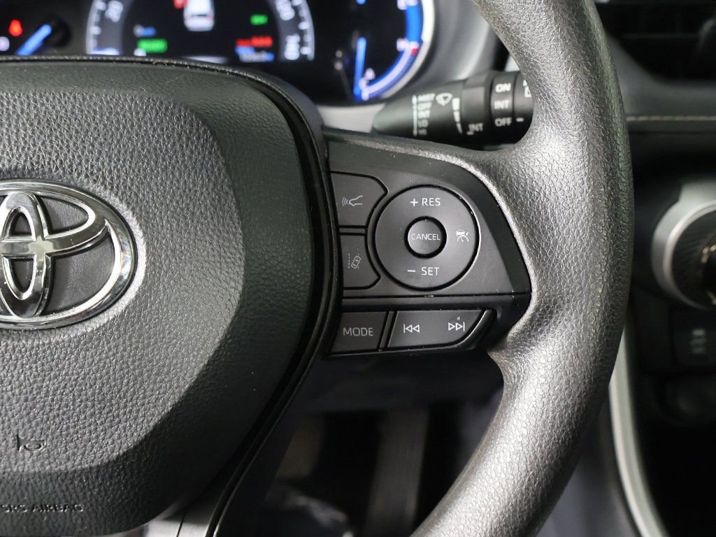 Used 2025 Toyota RAV4 XLE AWD/4WD image 38