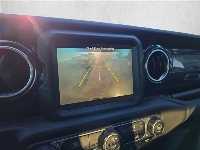 Used 2023 Jeep Wrangler Unlimited Sahara AWD/4WD image 12