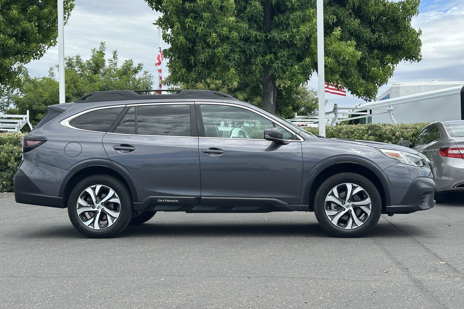 Used 2022 Subaru Outback Limited AWD/4WD image 3