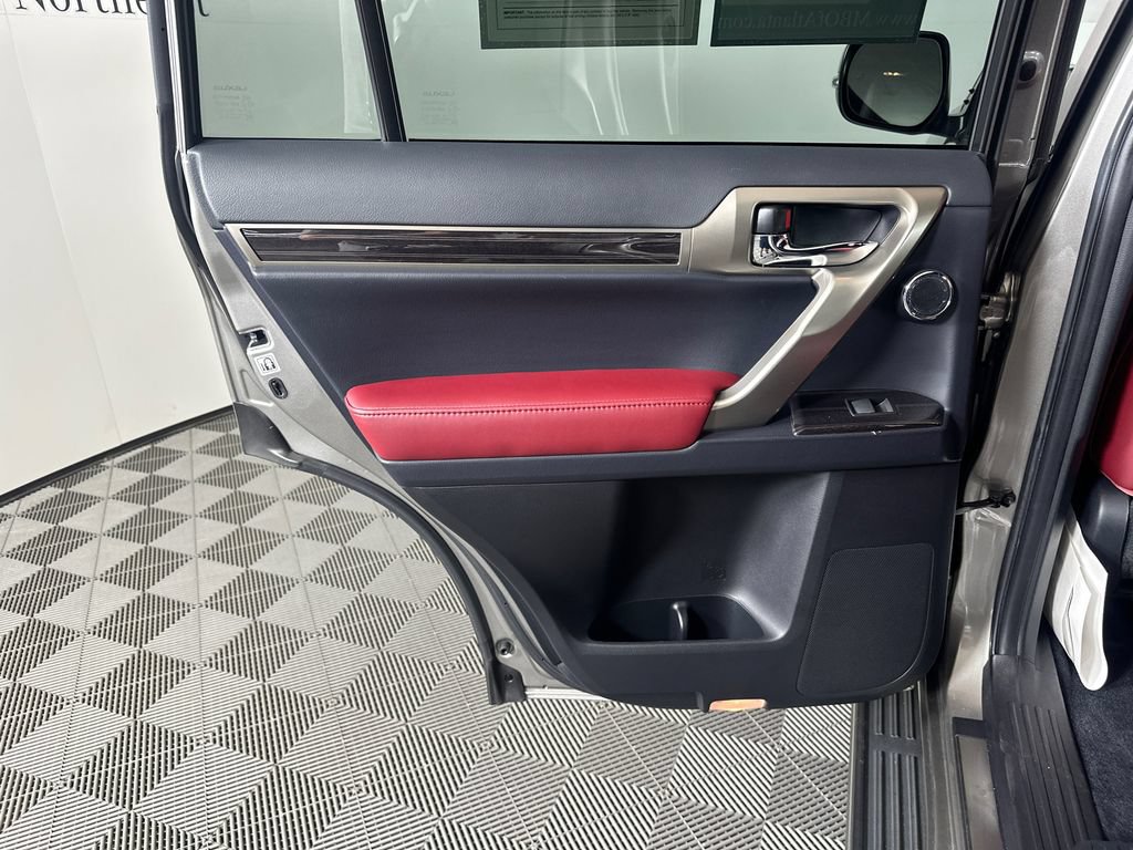 Used 2021 Lexus GX 460 Luxury w/ Accessory Package AWD/4WD image 21