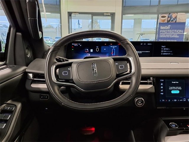 Certified 2025 Lincoln Navigator Reserve w/ Jet Appearance Package image 12