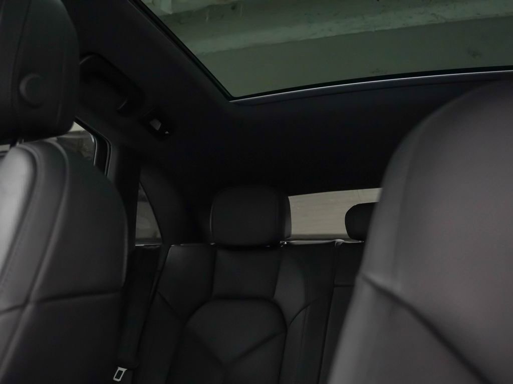 Used 2026 Porsche Macan image 24