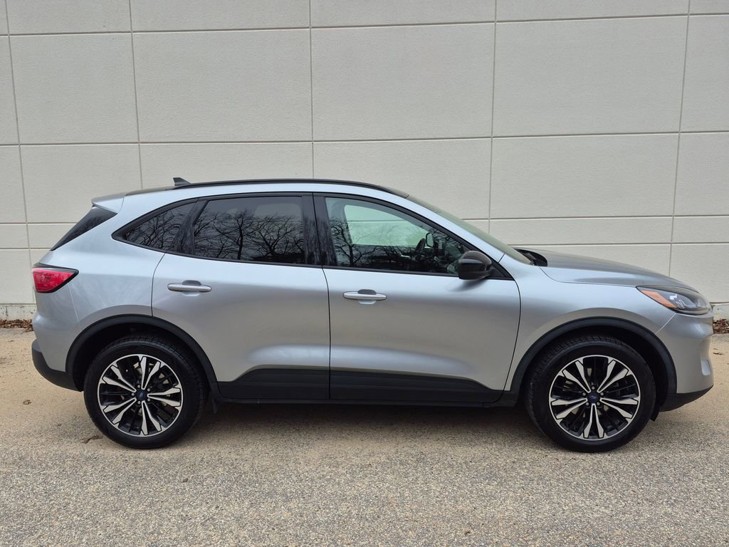 Certified 2022 Ford Escape SEL w/ SEL Stealth AWD Package image 3